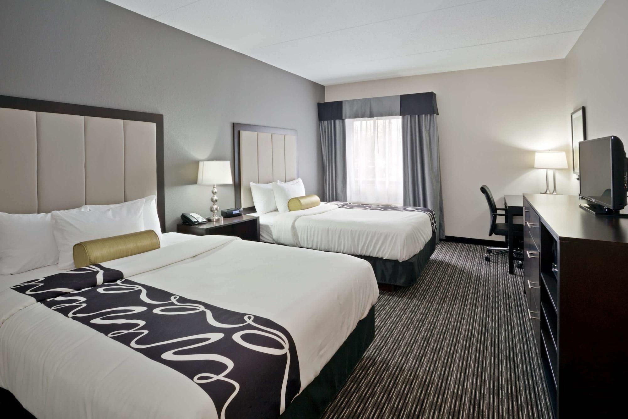 La Quinta Inn & Suites By Wyndham Detroit Metro Airport Romulus Exterior foto