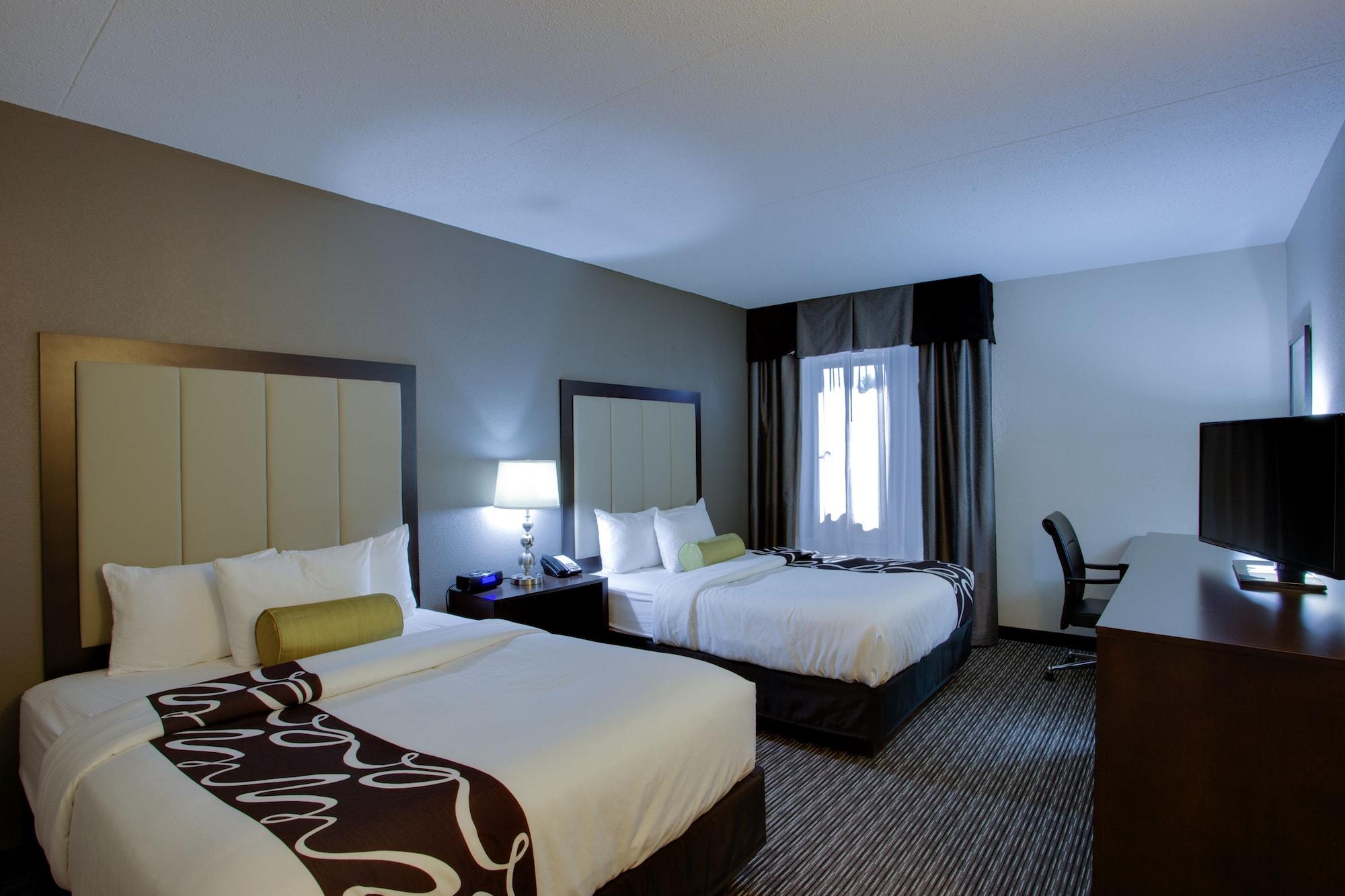 La Quinta Inn & Suites By Wyndham Detroit Metro Airport Romulus Exterior foto