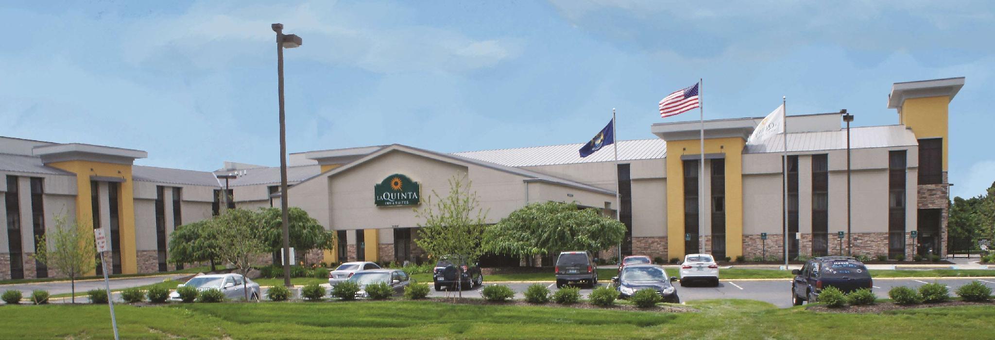 La Quinta Inn & Suites By Wyndham Detroit Metro Airport Romulus Exterior foto