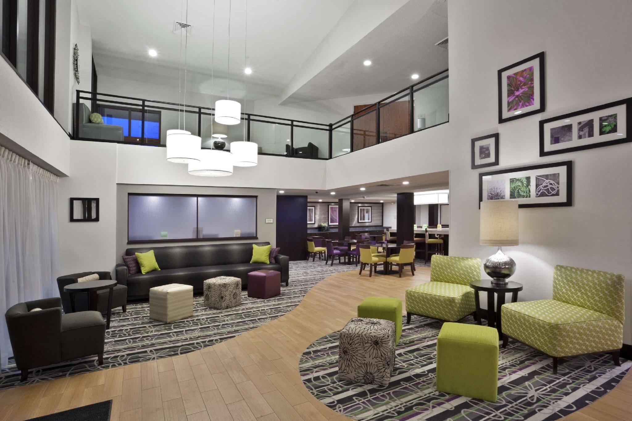 La Quinta Inn & Suites By Wyndham Detroit Metro Airport Romulus Exterior foto