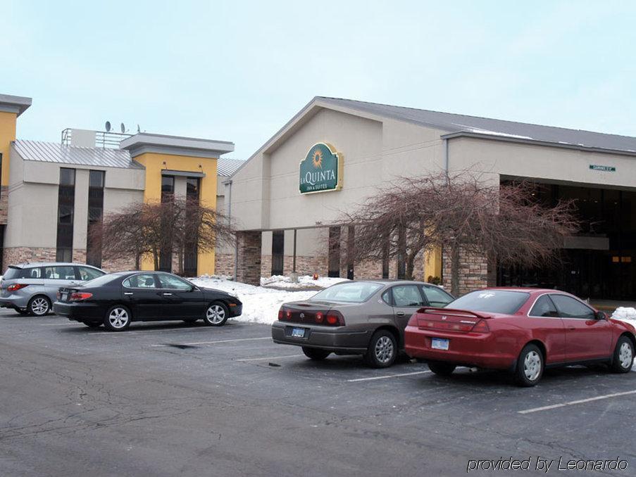 La Quinta Inn & Suites By Wyndham Detroit Metro Airport Romulus Exterior foto